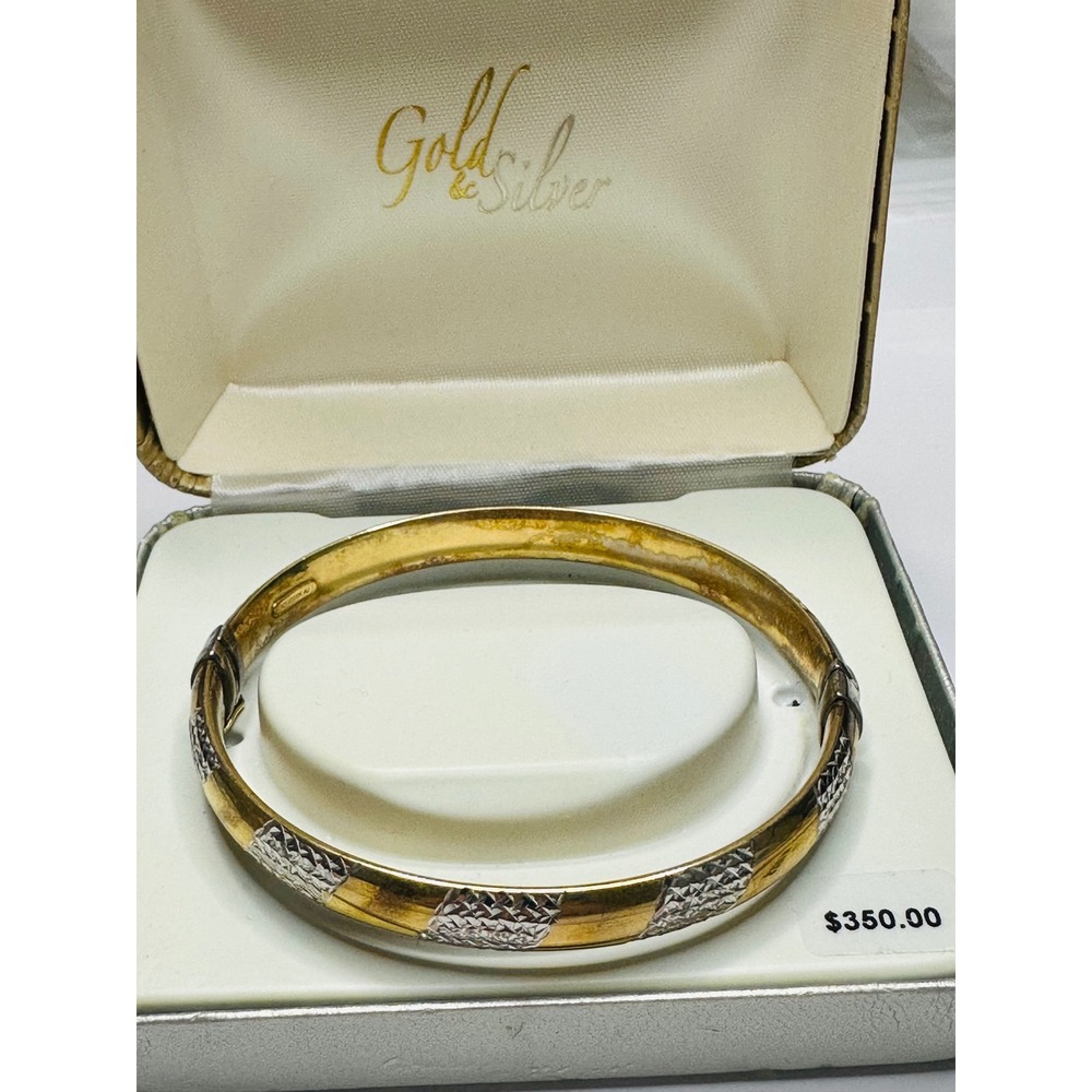 Vintage bangle with box